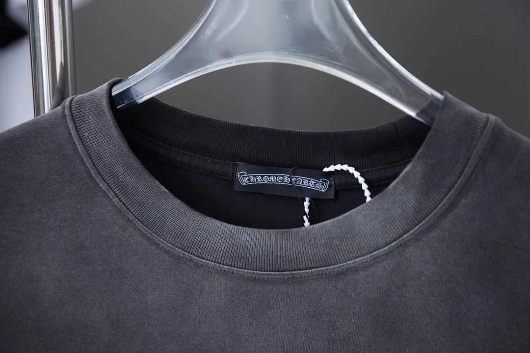 🅿️210 ChromHearte 25SS early spring new style, thick version with hot diamond short sleeves, light luxury, essential item for daily commuting for men and women, correct version, welcome to compare, detailed features · 280 grams of 100% pure cotton double yarn jersey fabric · Special thickened 32 pieces of double-strand 1X1 thread in the same vat custom dyeing · Imported Australian matte pearl diamonds ➕ Three-dimensional wow glue thick version cross. Ready-to-wear dyeing Then do the faded fried snowflake process, then wash it to make it look old. Common washing improves the effect · Double-needle sewing process · Original main mark, washed tag, brand moisture-proof paper packaging Color: black/white/green/blue Size: S/M/L/XL